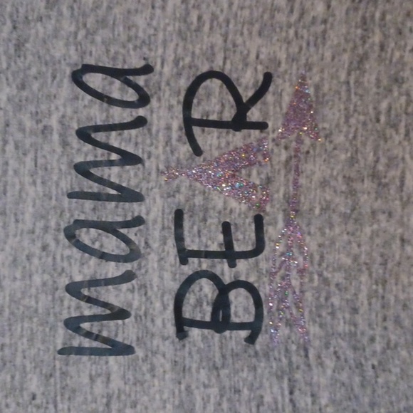 💙🌺Gray 'Mama Bear' Long Sleeve Shirt - Picture 4 of 8